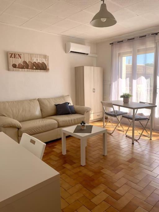 La Garde : Joli Studio Dans Residence Εξωτερικό φωτογραφία