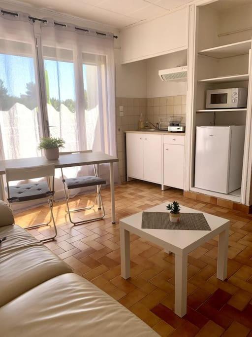 La Garde : Joli Studio Dans Residence Εξωτερικό φωτογραφία