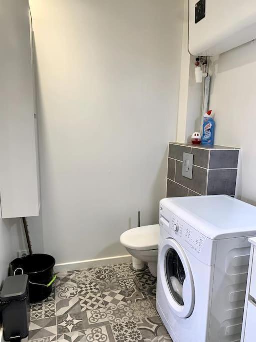 La Garde : Joli Studio Dans Residence Εξωτερικό φωτογραφία